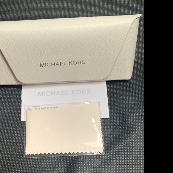 Bright White Authentic Michael Kors Sunglasses Case NEW with cleaning cloth - Picture 1 of 4